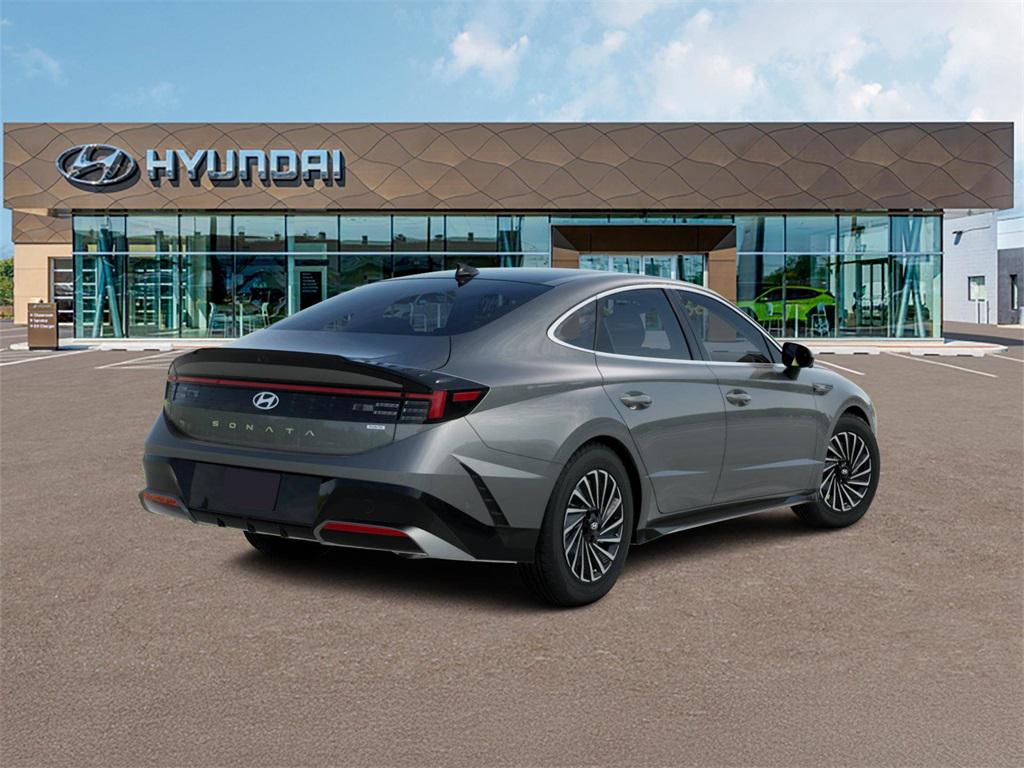 2026 Hyundai Sonata Hybrid Limited photo 3