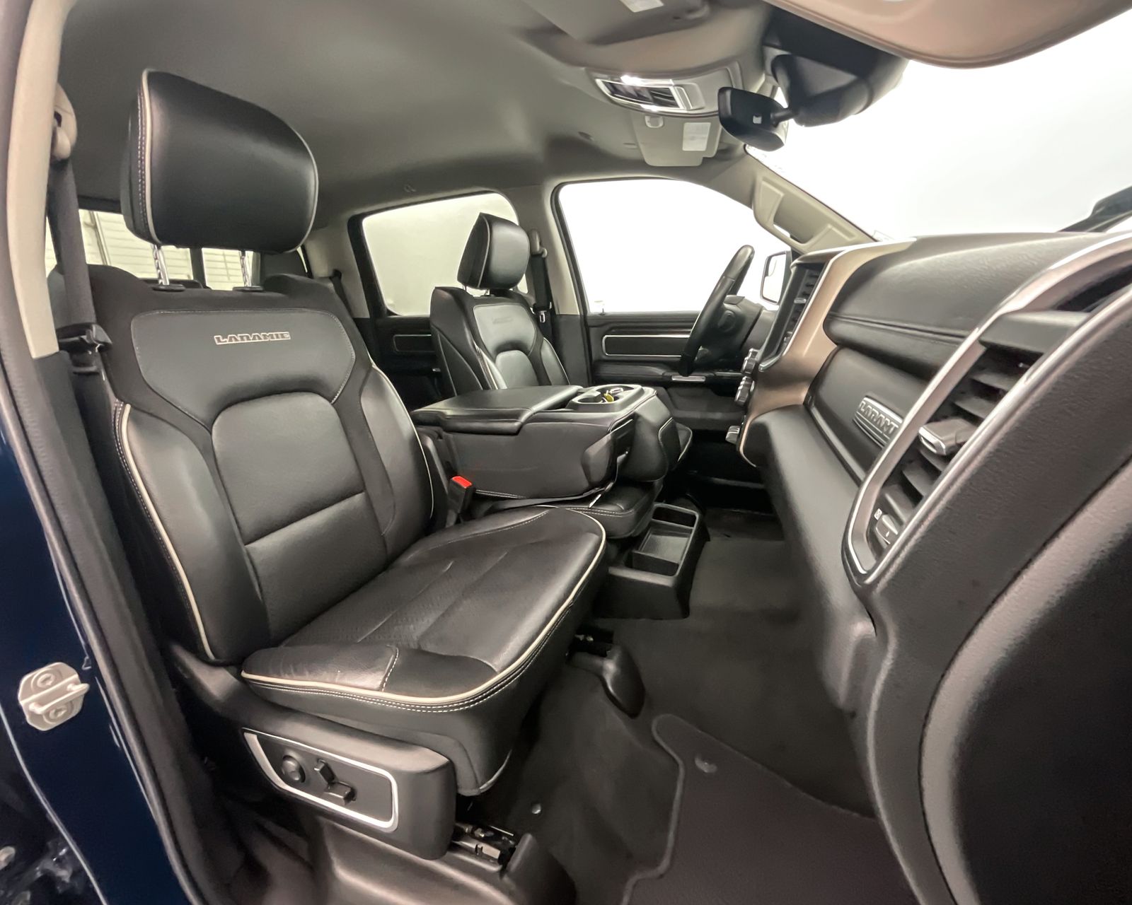 2022 Ram 1500 Laramie photo 15