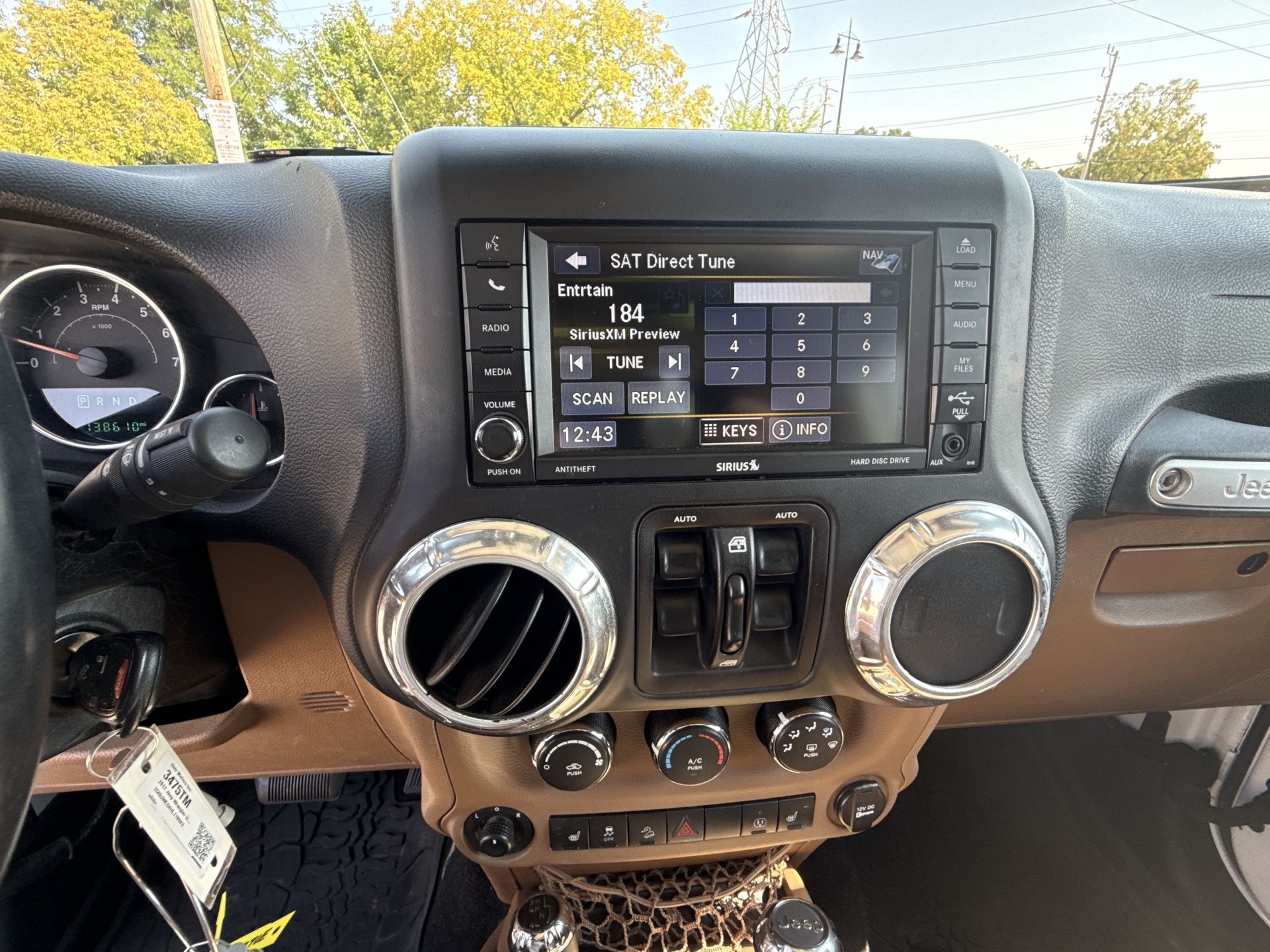 2017 Jeep Wrangler Unlimited Sahara photo 3