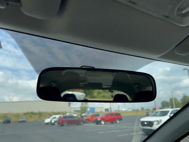 2013 Toyota Yaris L photo 18