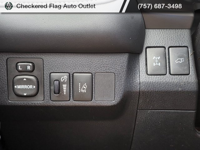 2017 Toyota RAV4 XLE photo 10