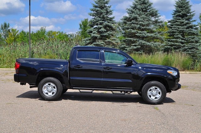 2023 Toyota Tacoma SR 4x4 Double Cab photo 2