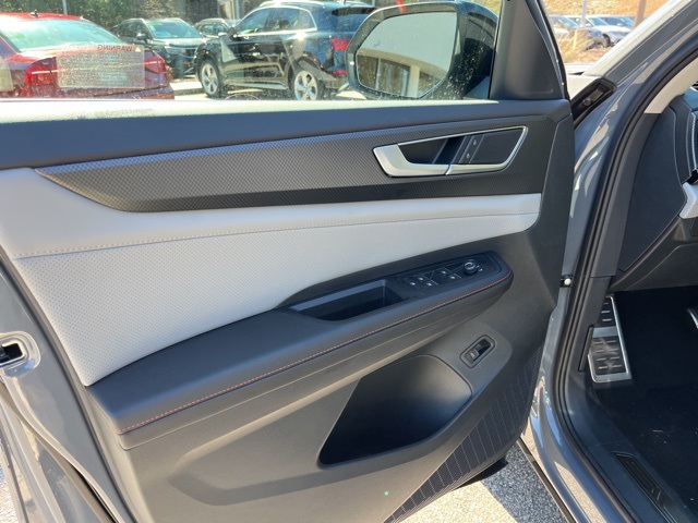 2025 Volkswagen Atlas Peak Edition SE photo 5