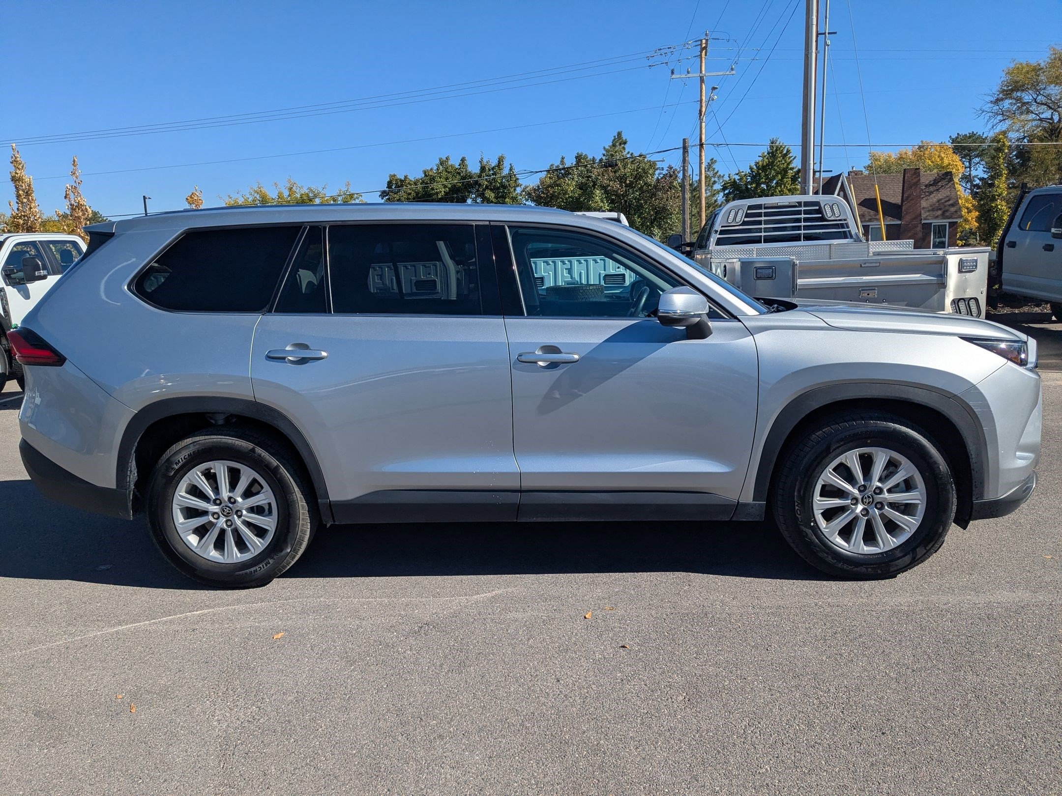 2024 Toyota Grand Highlander XLE photo 2