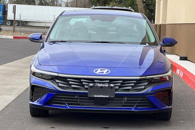 2025 Hyundai Elantra Hybrid Limited photo 3