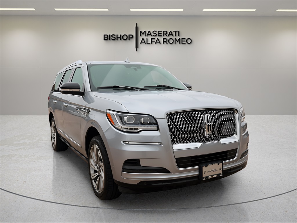2023 Lincoln Navigator Reserve's photo