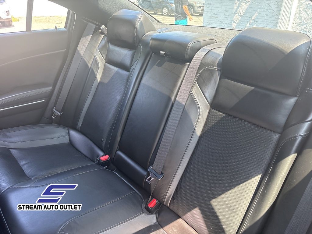2022 Dodge Charger SXT photo 17