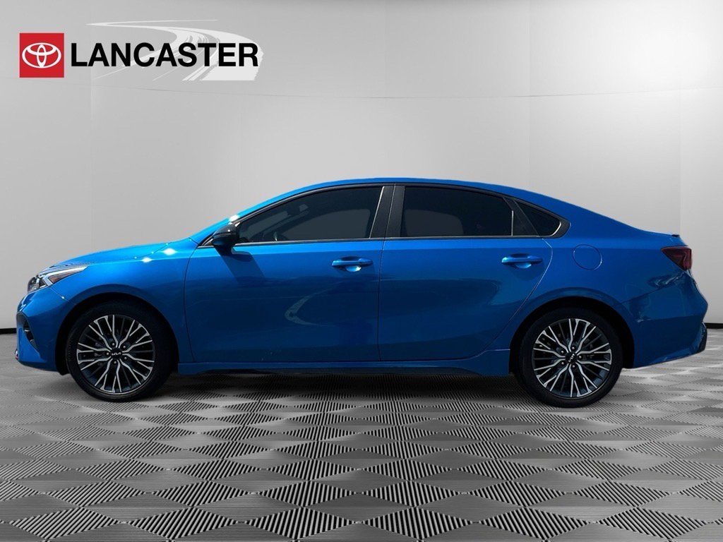 2023 Kia Forte GT-Line photo 2