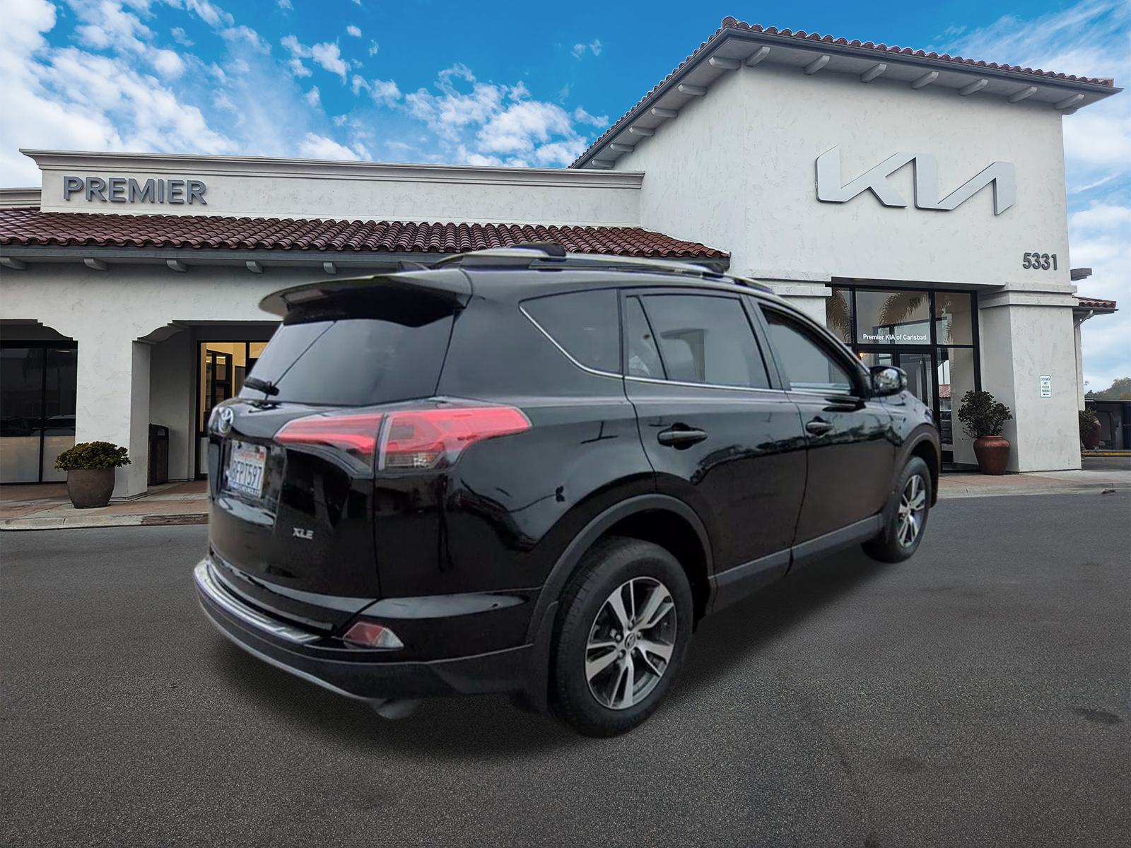 2018 Toyota RAV4 XLE photo 2