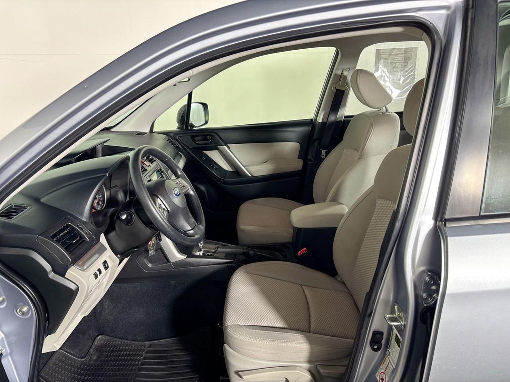 2014 Subaru Forester 2.5i photo 10