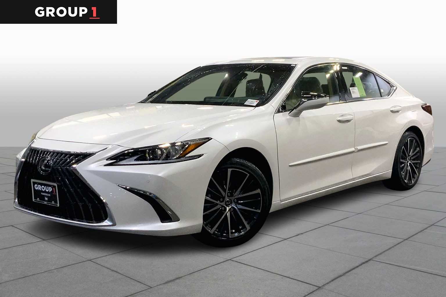 2025 Lexus ES 350's photo