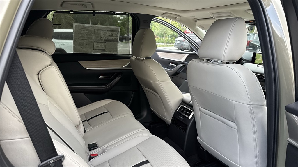 2025 Mazda CX-70 Plug-in Hybrid Premium photo 33