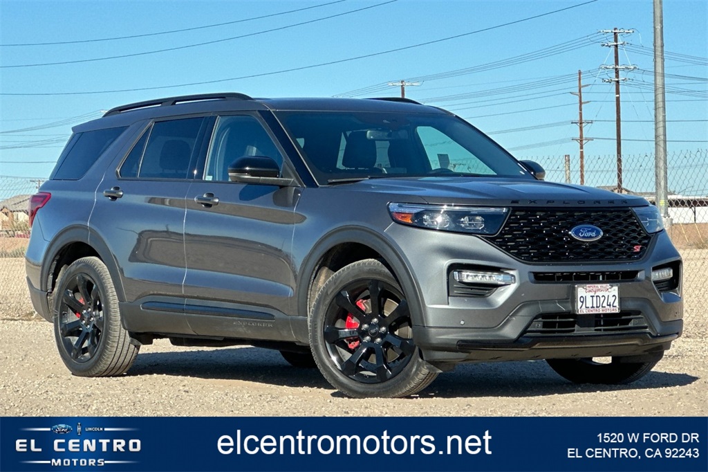 2023 Ford Explorer ST's photo