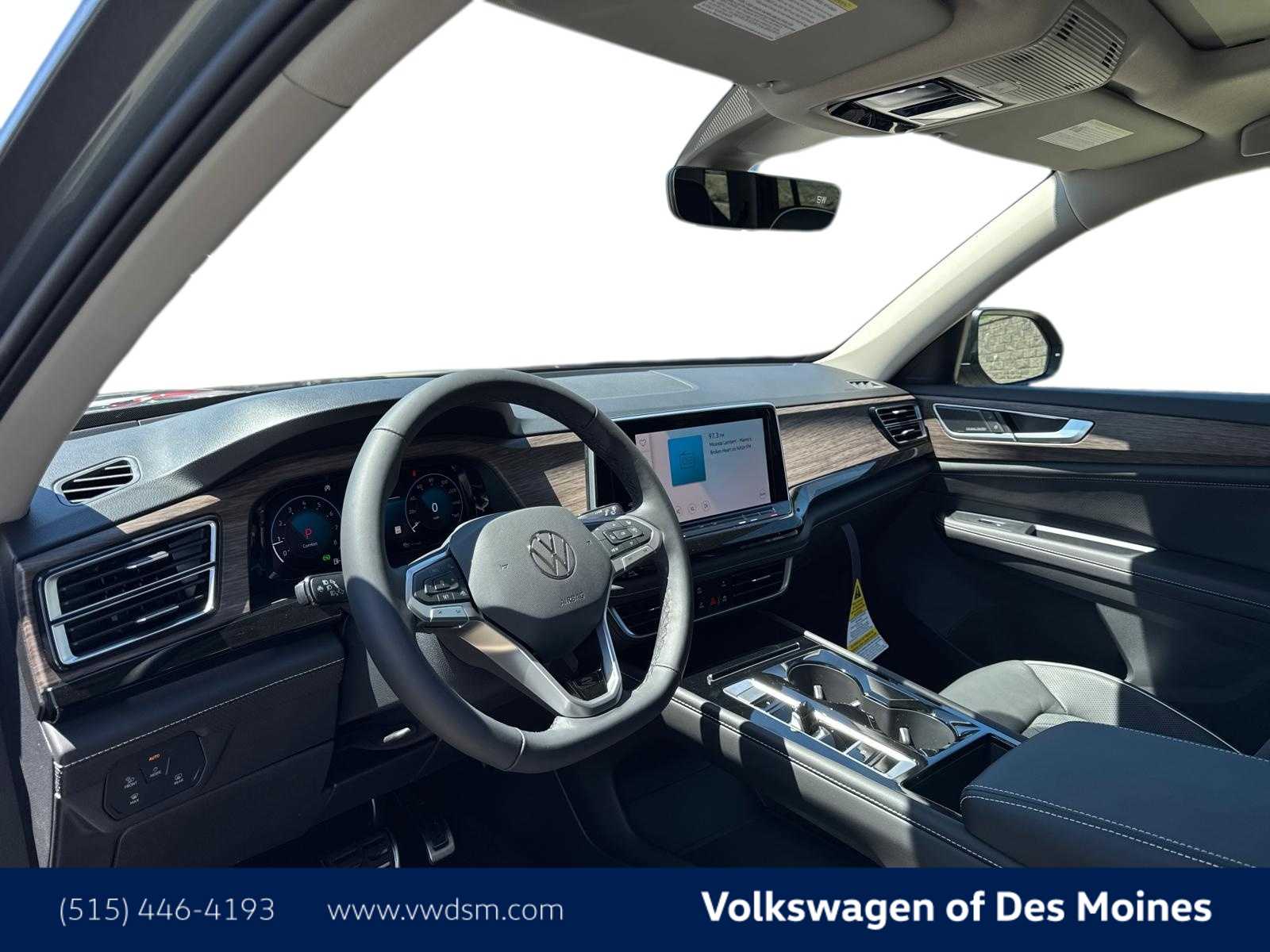2025 Volkswagen Atlas SEL Premium R-Line photo 2