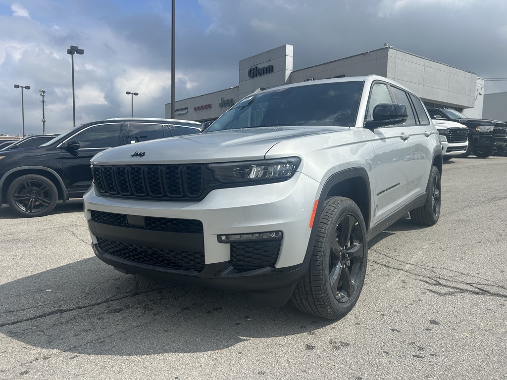 2025 Jeep Grand Cherokee Limited photo 2