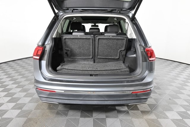 2018 Volkswagen Tiguan SEL photo 8