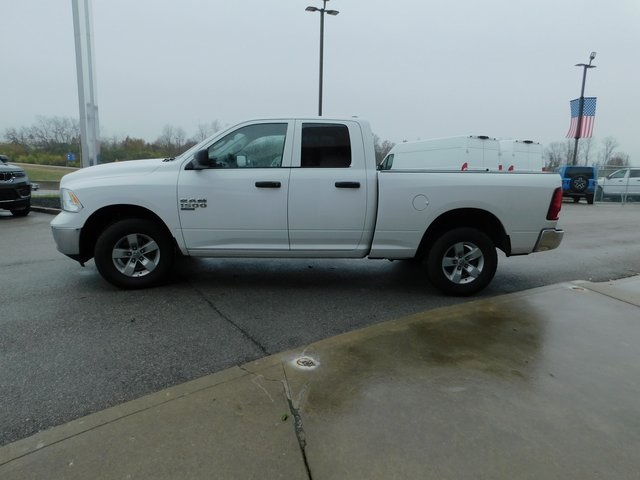2024 Ram 1500 Classic SLT photo 4