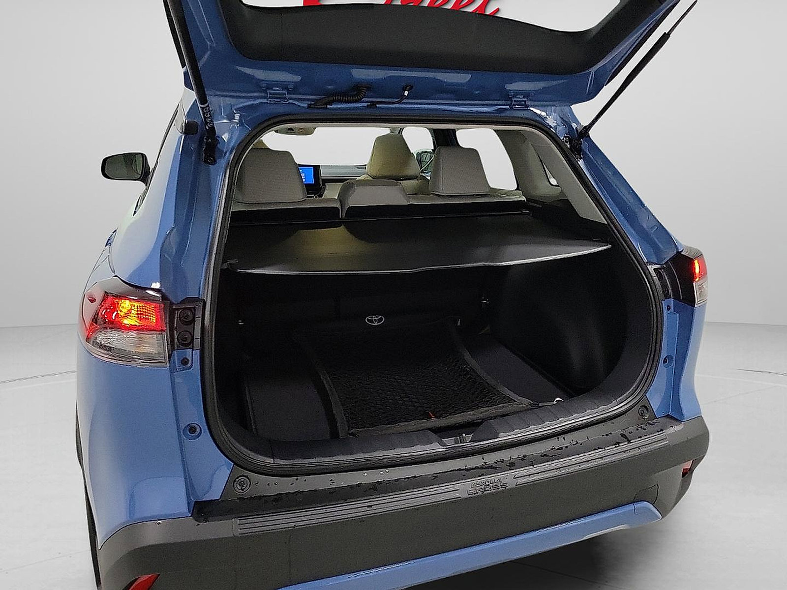 2026 Toyota Corolla Cross LE photo 11