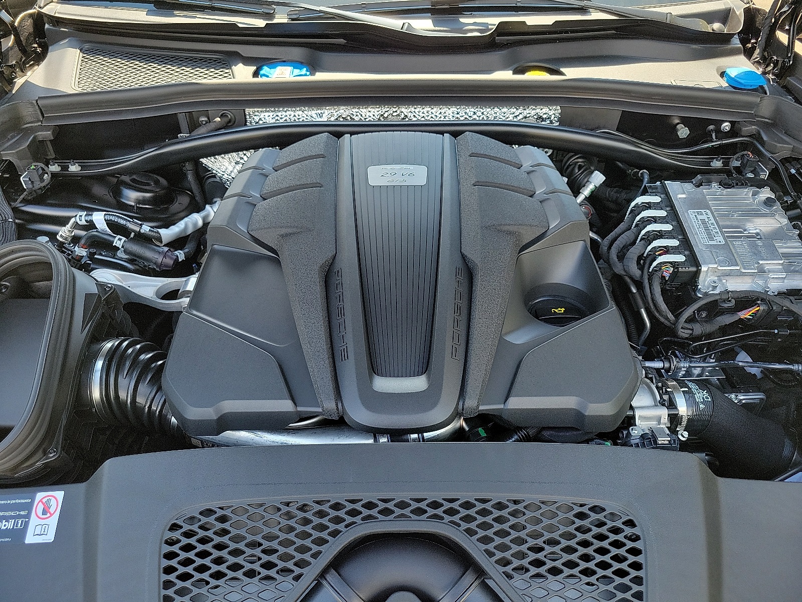2026 Porsche Macan GTS photo 30