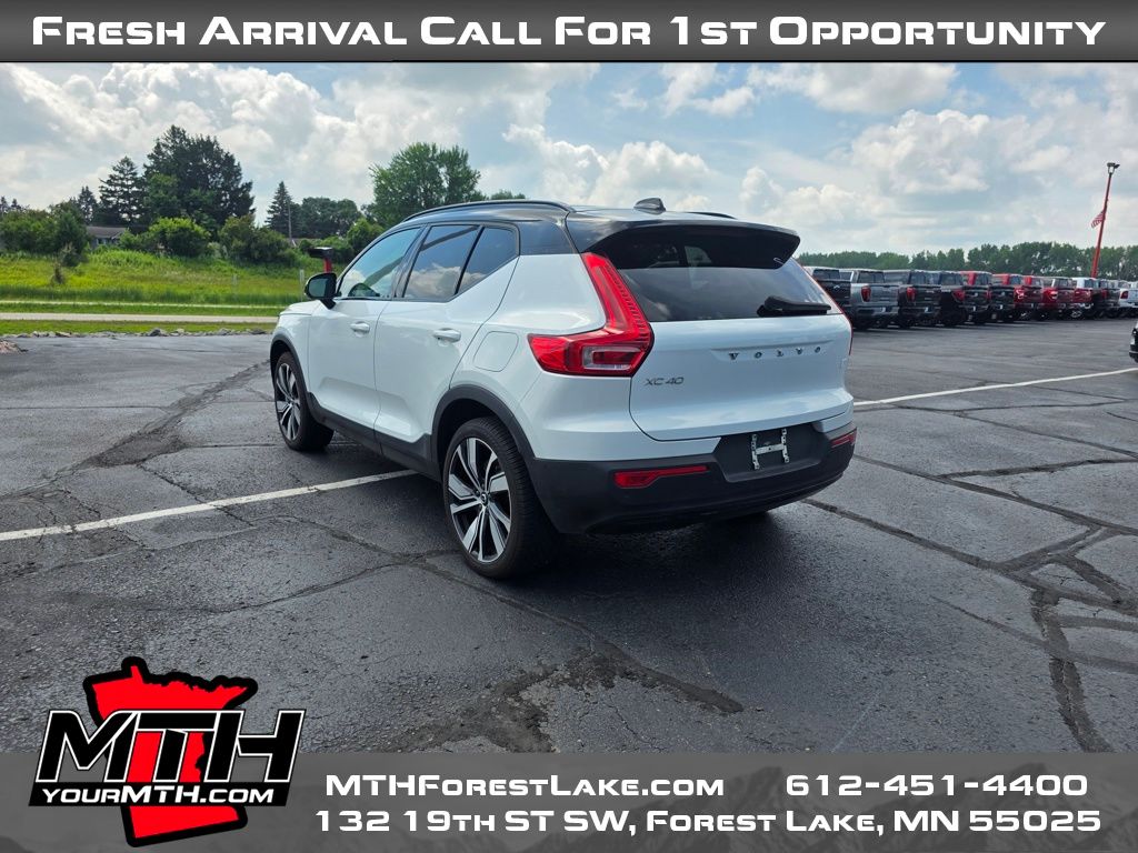 2022 Volvo XC40 Recharge P8 Ultimate photo 3