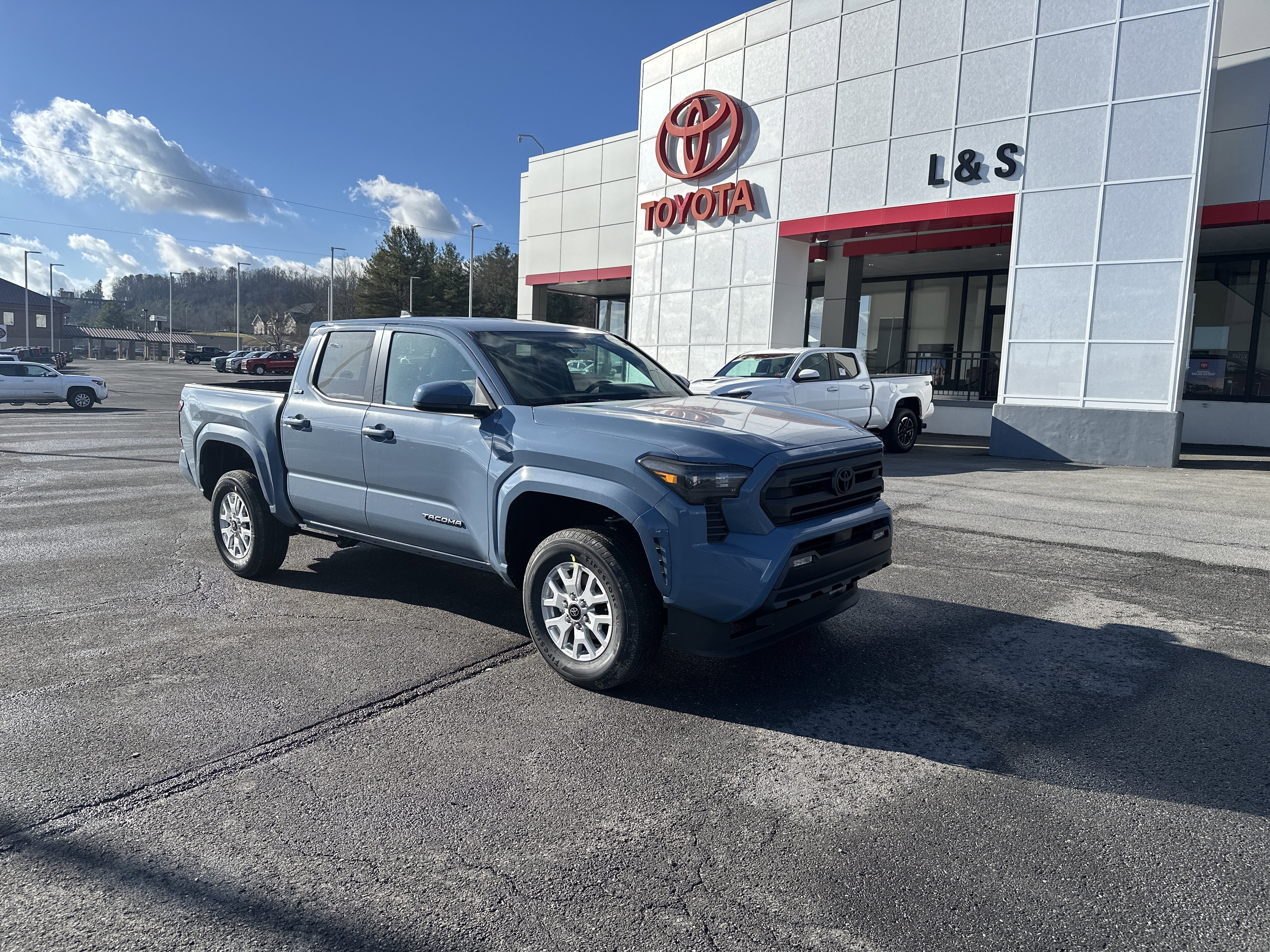 2026 Toyota Tacoma SR5's photo