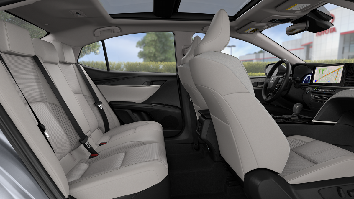 2025 Toyota Camry XLE photo 17