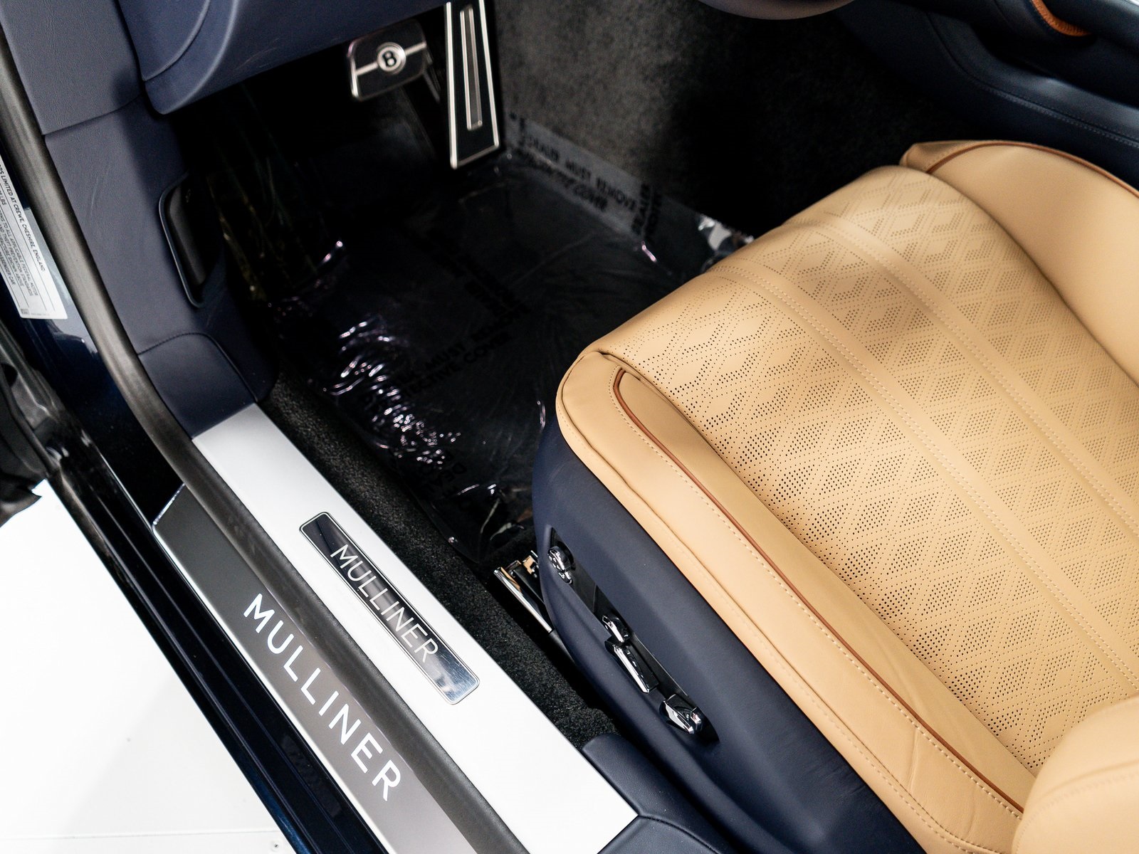 2025 Bentley Flying Spur Mulliner photo 10