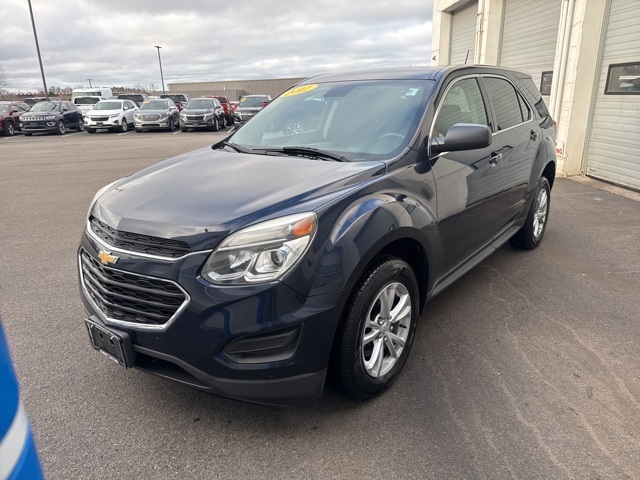 2017 Chevrolet Equinox LS photo 2