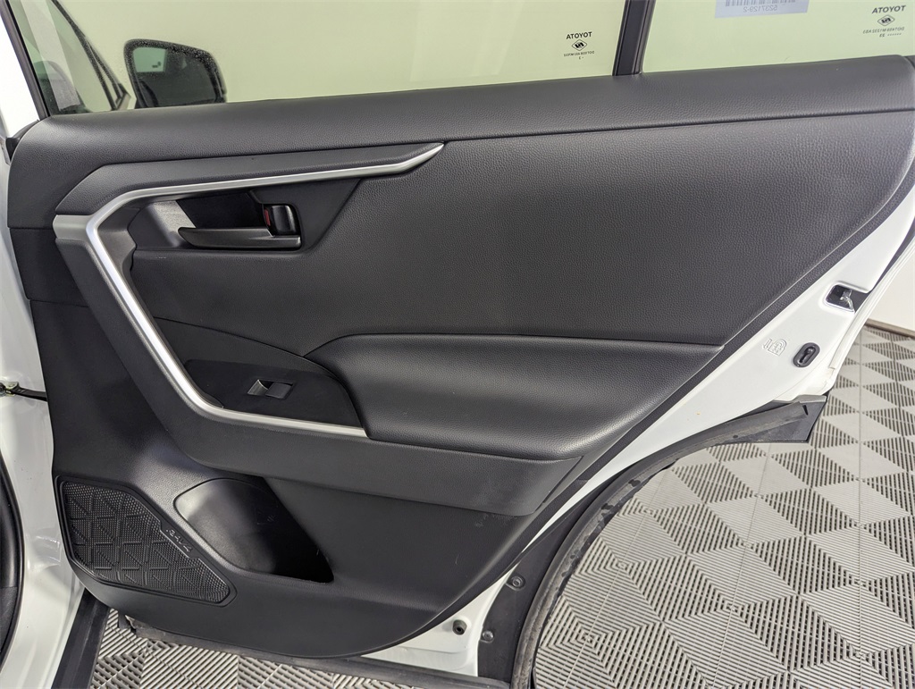 2023 Toyota RAV4 LE photo 28