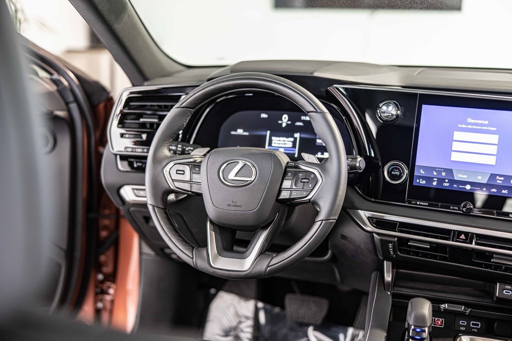 2025 LEXUS RX - Image 36