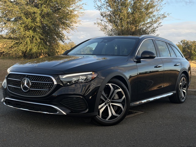 2025 Mercedes-Benz E-Class E450 All-Terrain's photo
