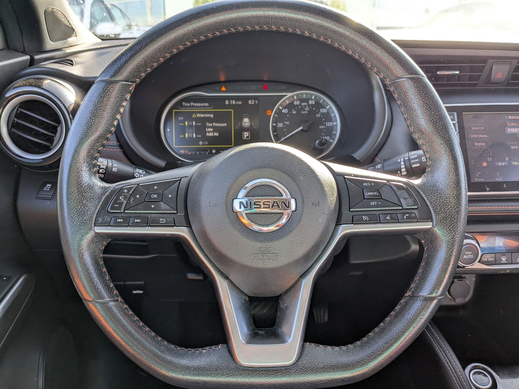 2018 Nissan Kicks SR photo 13