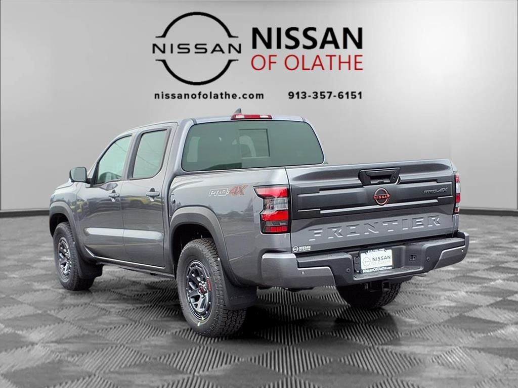 2025 Nissan Frontier PRO-4X photo 3