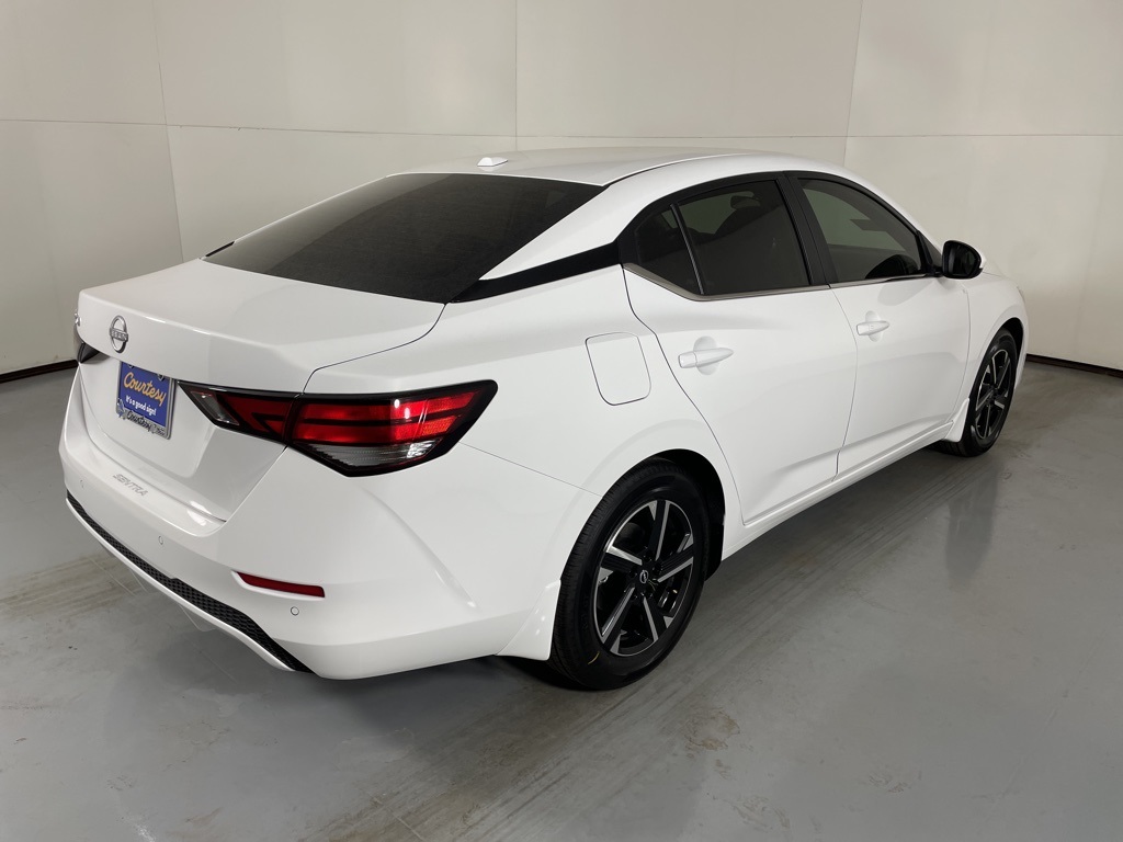 2025 Nissan Sentra SV photo 8
