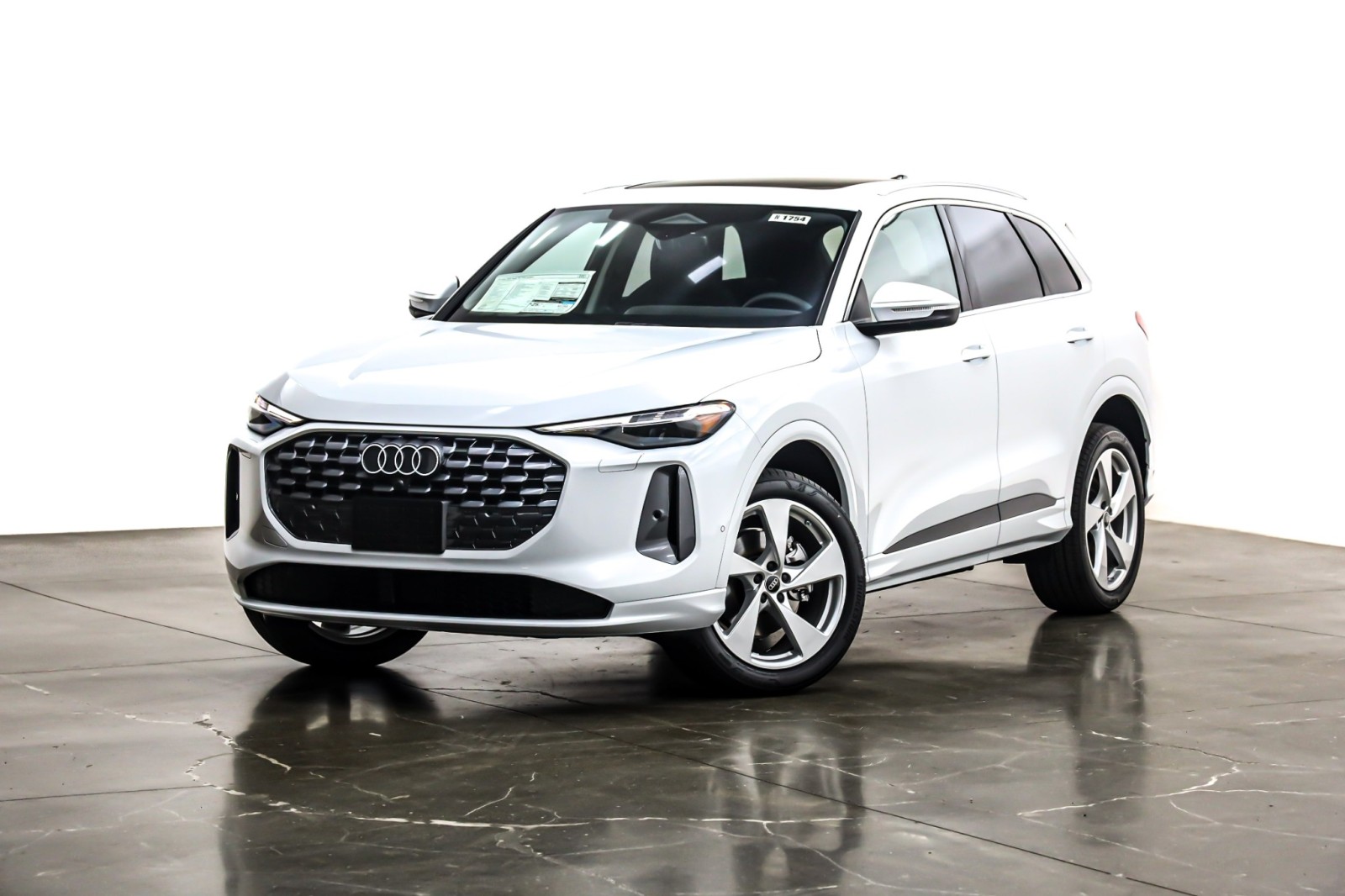 2025 Audi New Q5 Premium Plus's photo