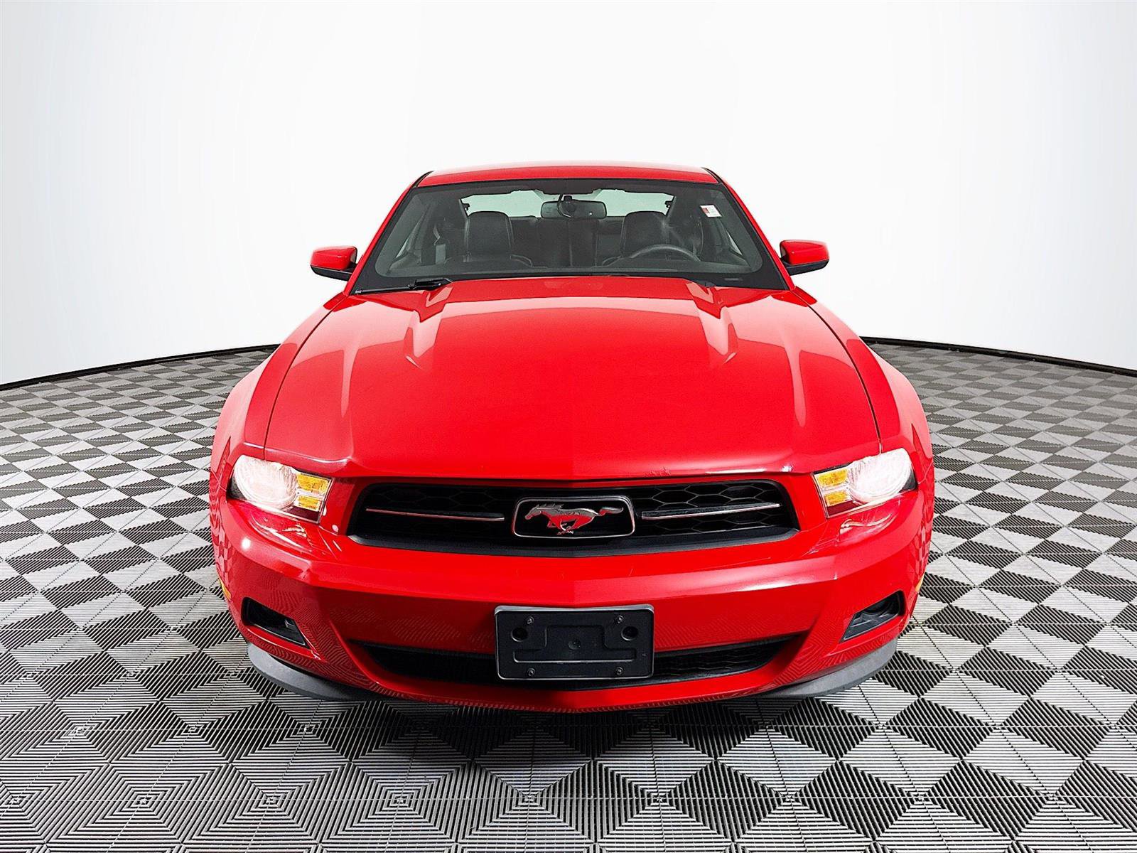 2011 Ford Mustang V6 Premium photo 2