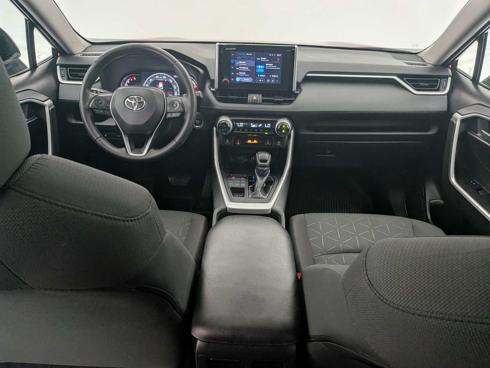 2024 Toyota RAV4 XLE photo 15