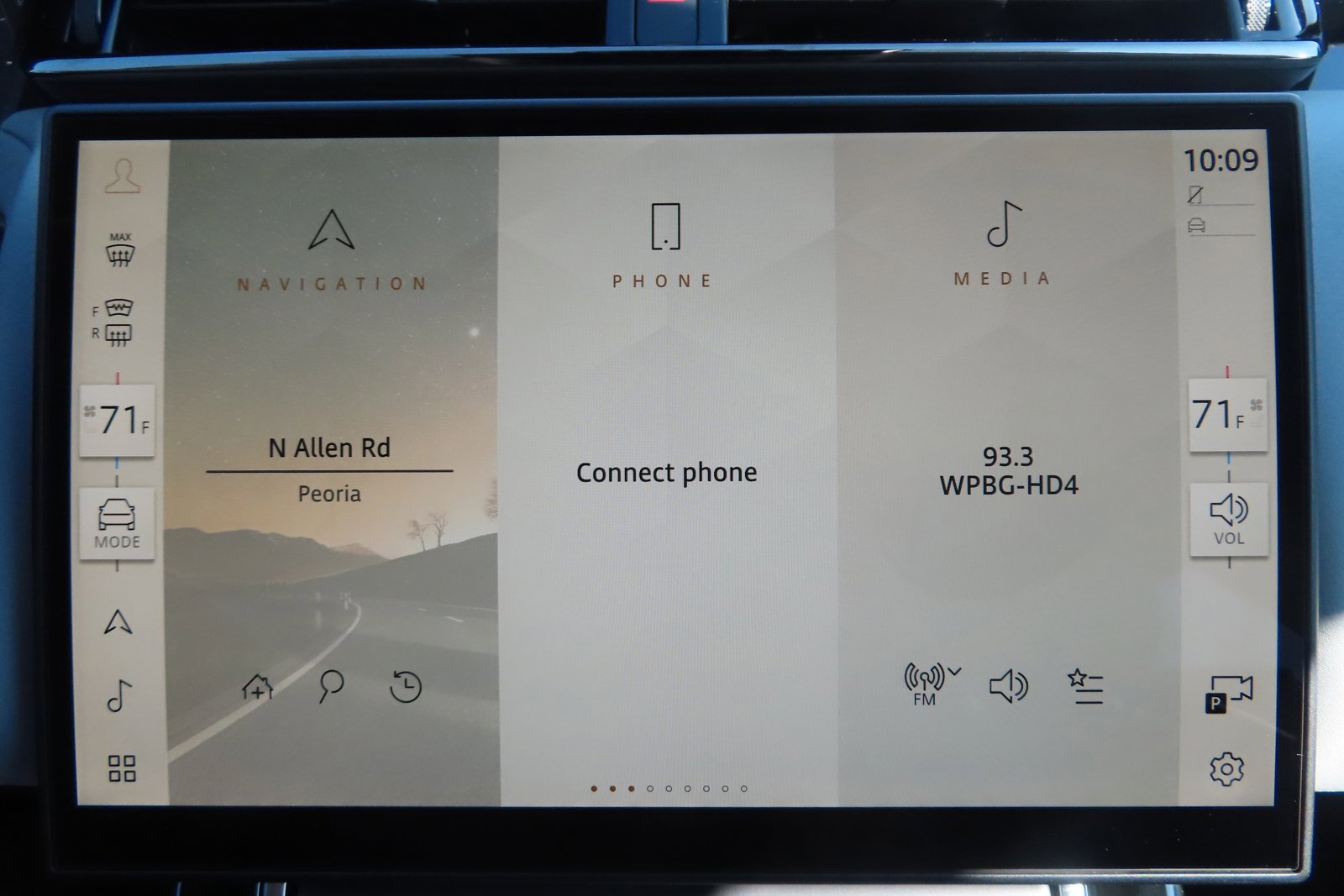 2025 Land Rover Range Rover Velar SE photo 31