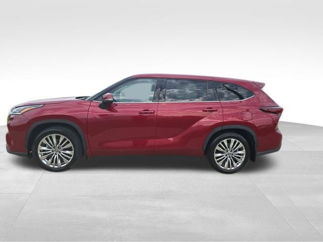 2024 Toyota Highlander Platinum photo 2