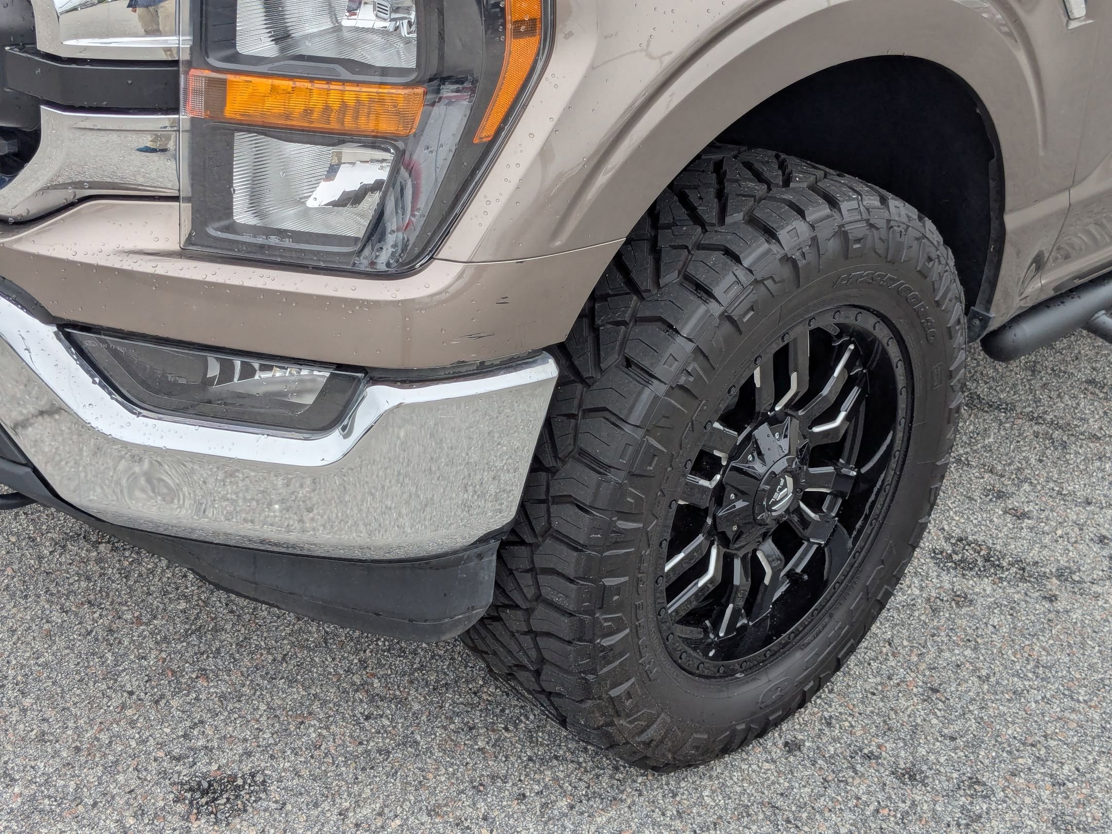 2023 Ford F-150 XLT photo 9