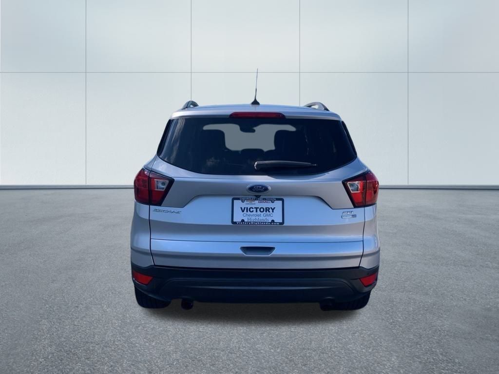2019 Ford Escape SEL photo 4