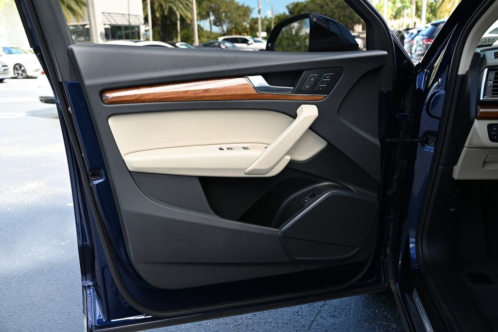2023 Audi Q5 45 S line Premium photo 16