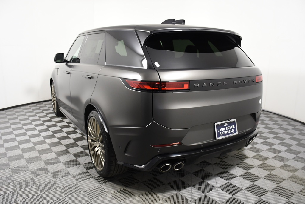 2025 Land Rover Range Rover Sport photo 4