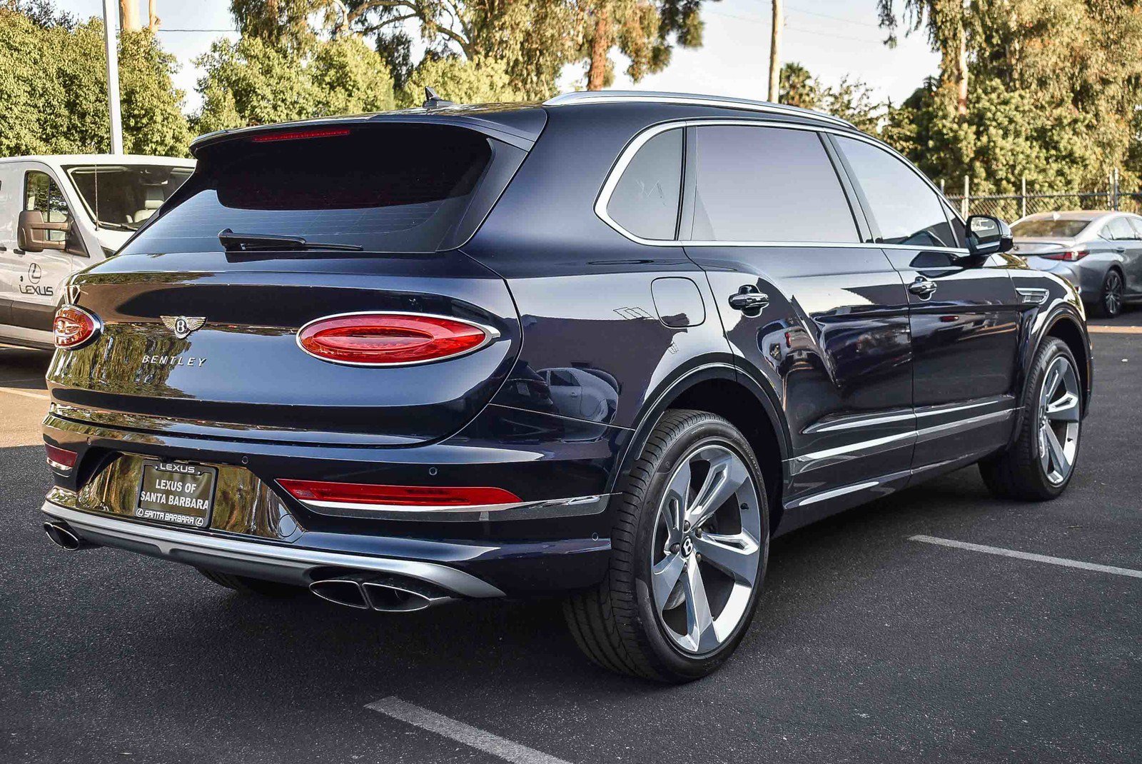 2023 Bentley Bentayga EWB Azure First Edition photo 6