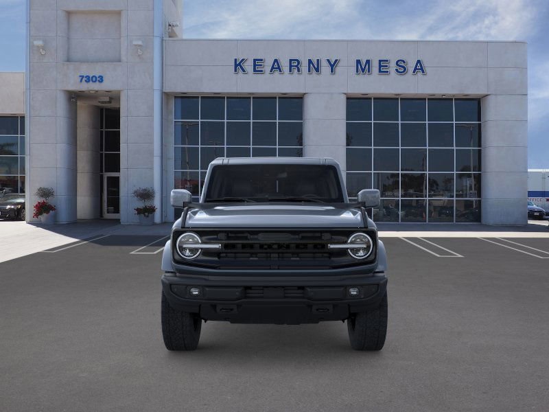 2025 Ford Bronco Outer Banks photo 2