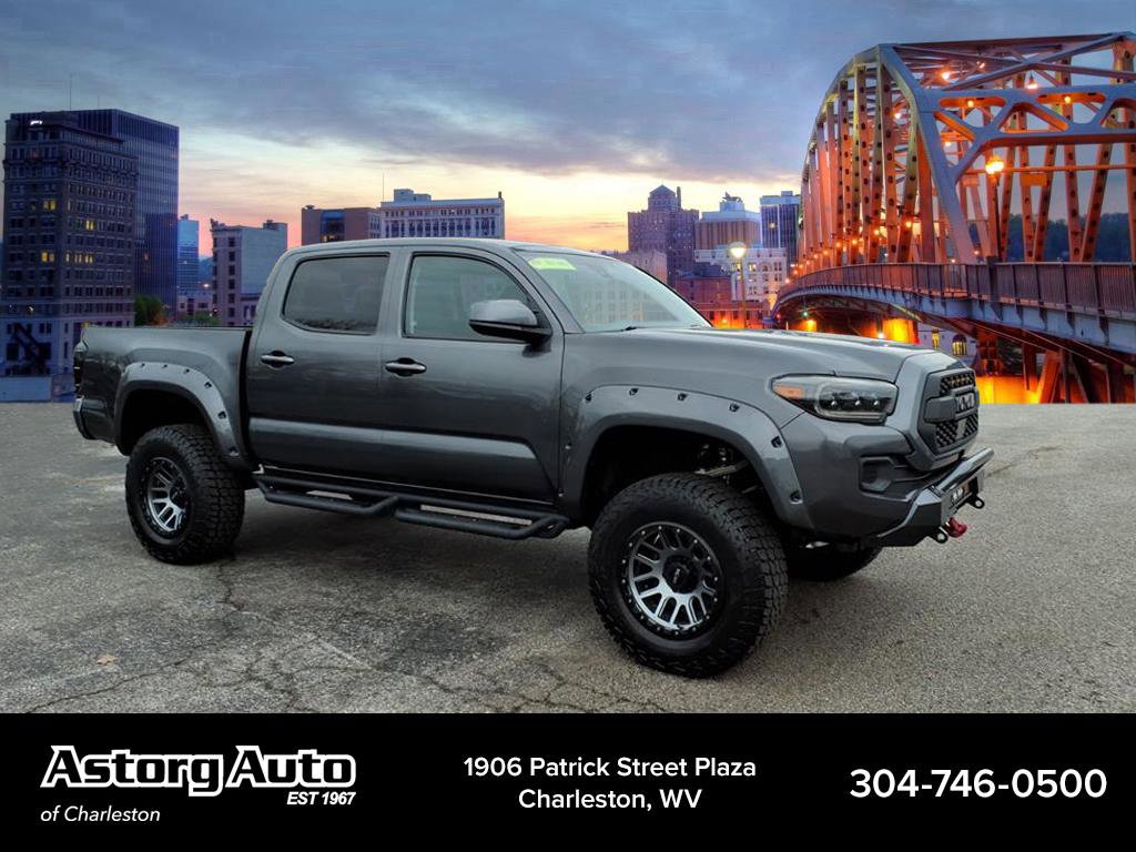 2021 Toyota Tacoma SR's photo