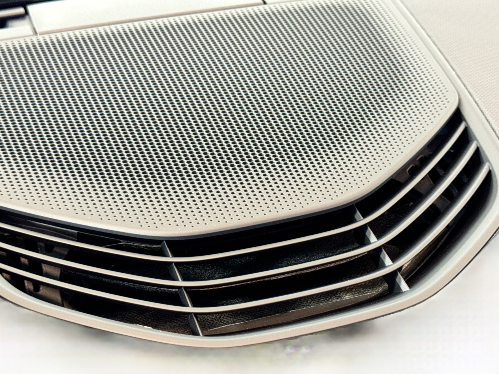2025 Porsche Taycan 4 photo 24