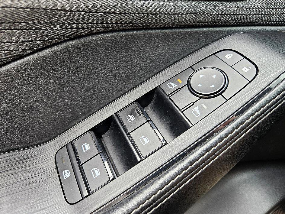 2023 Nissan Rogue SV photo 27