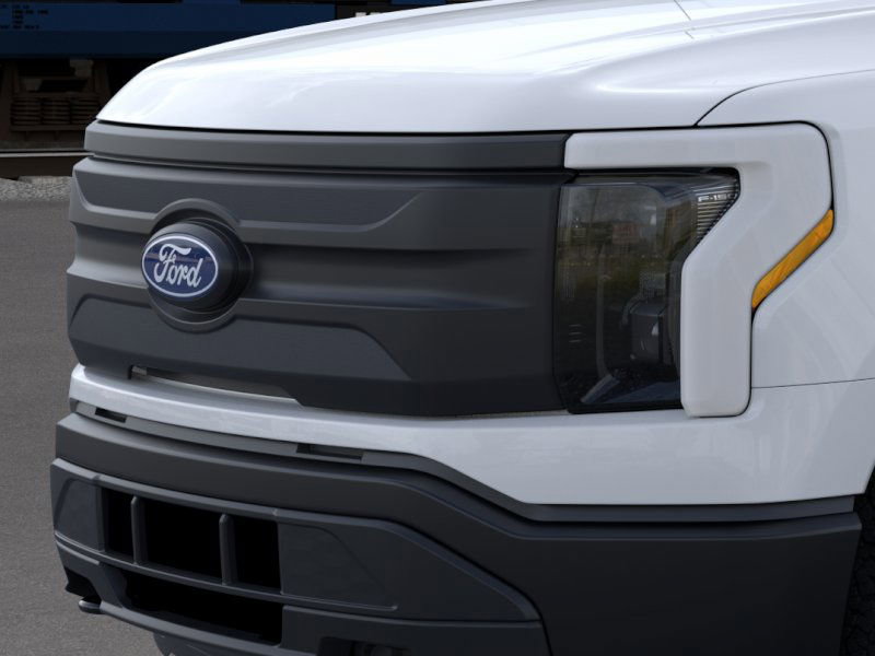 2025 Ford F-150 Lightning photo 17