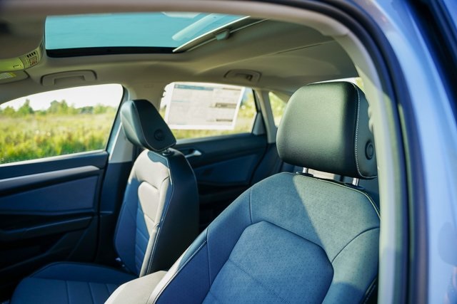 2025 Volkswagen Jetta 1.5T SE photo 9